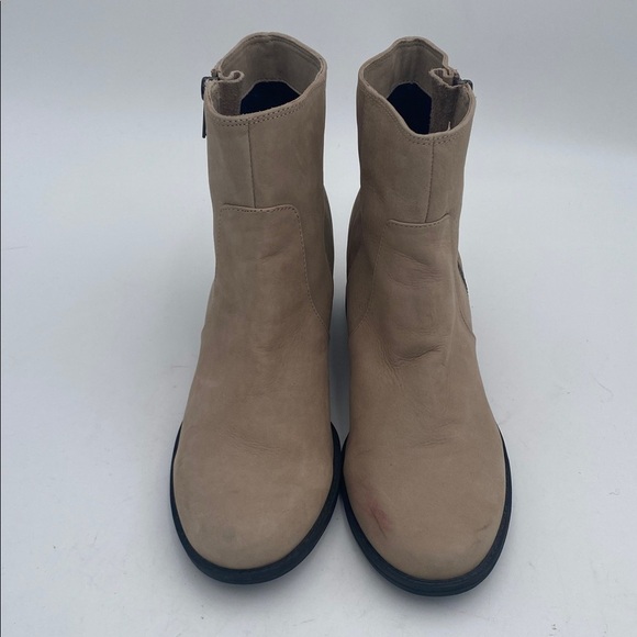 Kenneth Cole Beige Ankle Booties Wedge women 8.5M casual fall suede retro Y2K - Picture 3 of 13